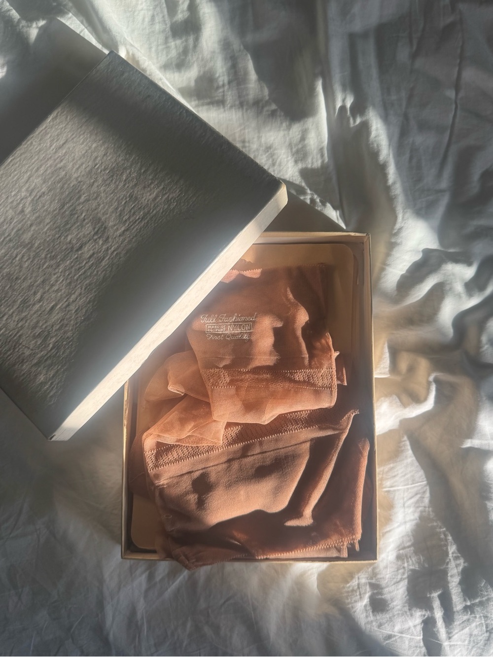 TRUE VINTAGE 40s/50s Nylons